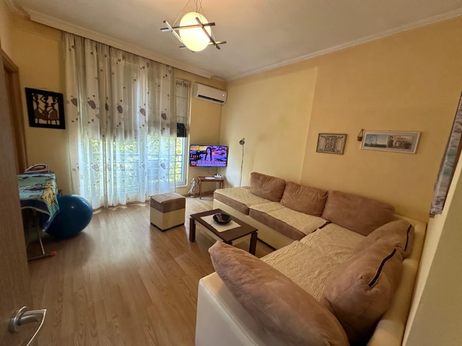 Tirane, for Rent 1+1 Apartment with Balcony, 4th Floor, 70 m², 500 € (Dritan Hoxha Street)