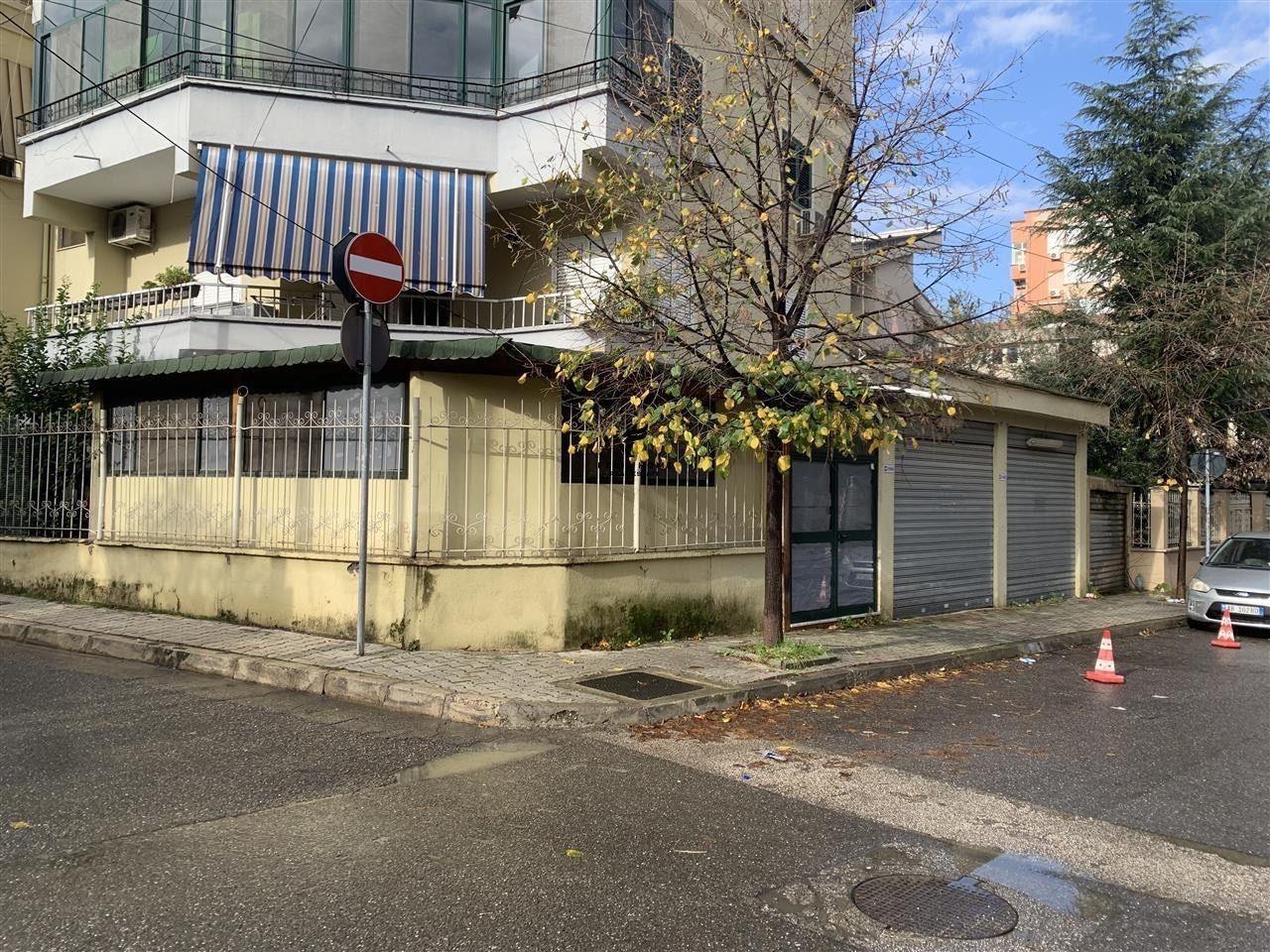 SHITET VILE KATI 1 210 M2 230.000 EURO