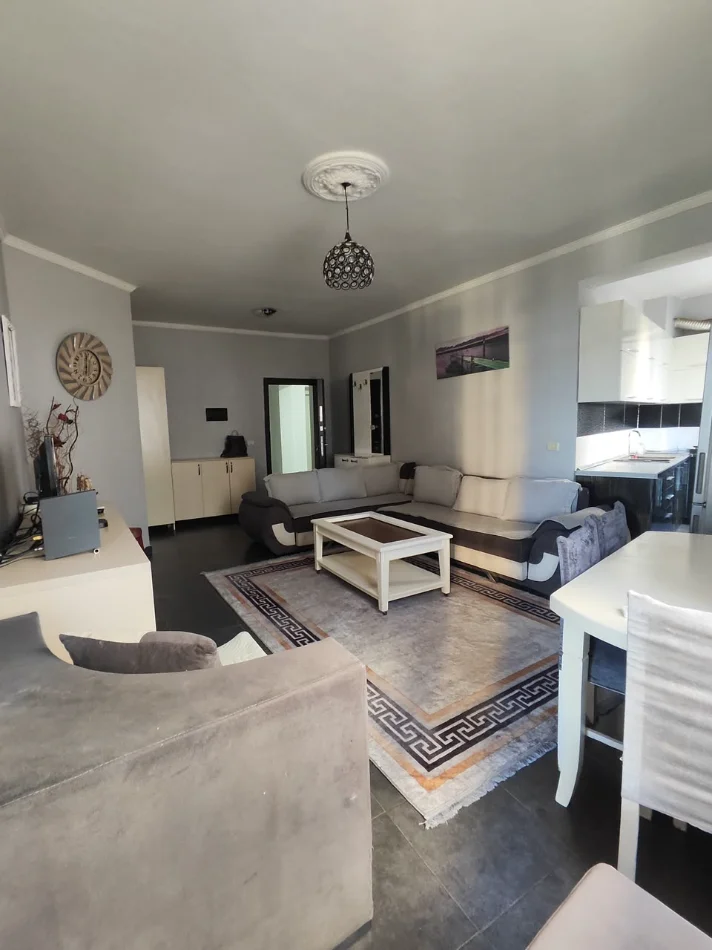 Tirana, appartamento in affitto 1+1+Balcone Piano 3, 73 m² 400 € (Astir)