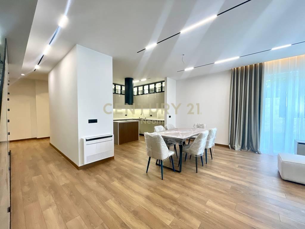 AFFITTO, VILLA RESIDENZIALE FOREST, LAGO DI SECCO!