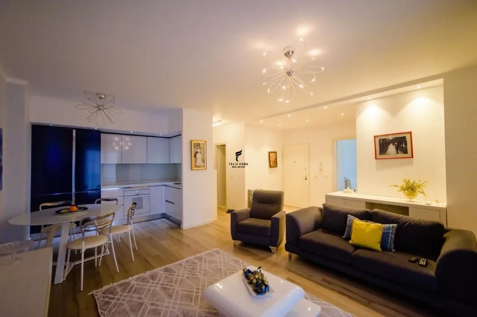 Tirane, affitto appartamento 2+1 Piano 5, 105 m² 900 € (BULEVARDI ZHAN D’ARK)