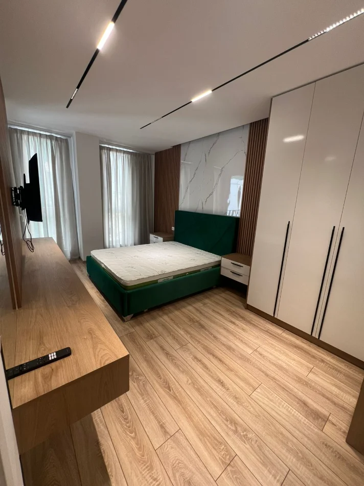 Tirane, affitto mensile appartamento 2+1 Piano 7, 100 m² 1.000 € (COMUNE DI PARISIT)
