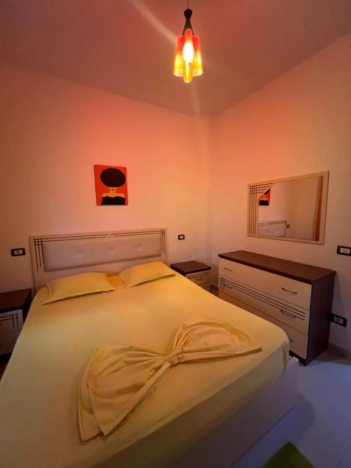 Tirane, affitto appartamento 1+1 Piano 4, 65 m² 500 € (Giardino Botanico)