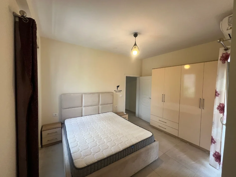 Tirane, affitto appartamento 1+1 Piano 2, 65 m² 450 € (SCUOLA ADIACENTE)