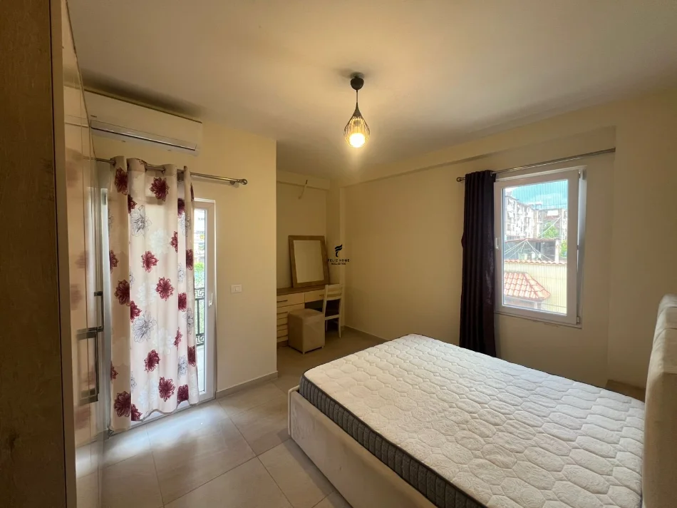 Tirane, affitto appartamento 1+1 Piano 2, 65 m² 450 € (SCUOLA ADIACENTE)