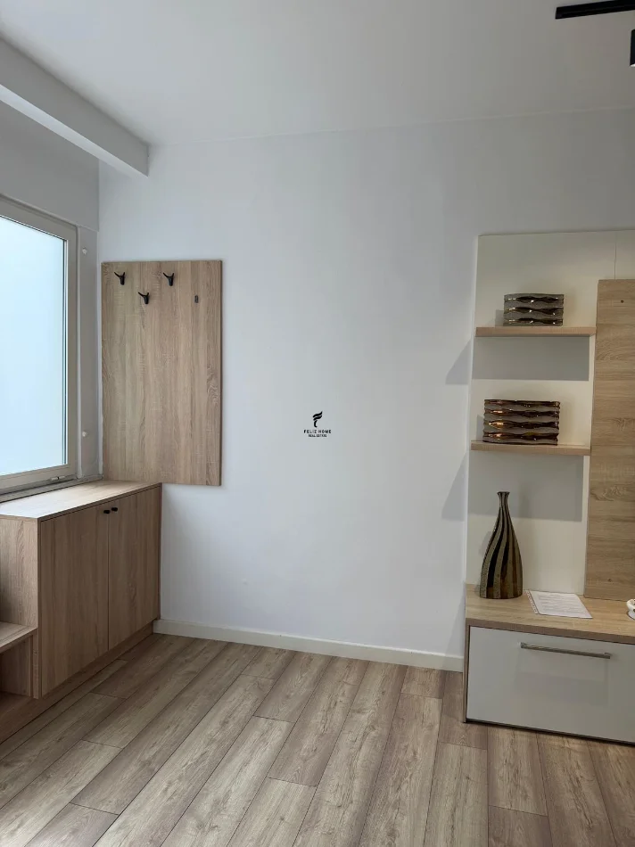 Tirane, affitto appartamento 1+1 Piano 1, 65 m² 480 € (VIA BARRIKADAVE)
