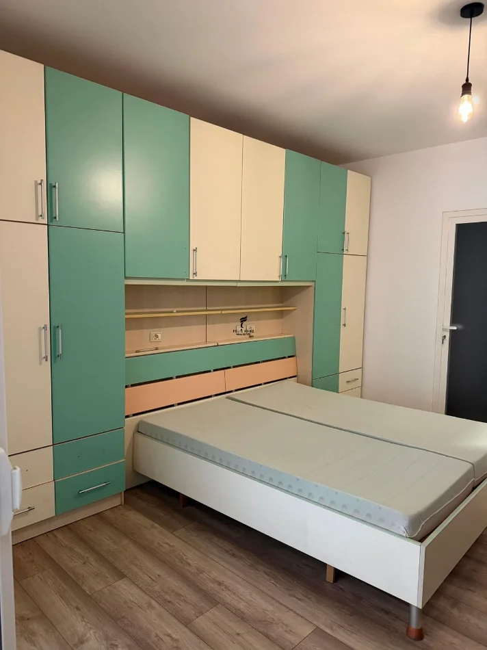Tirane, affitto appartamento 1+1 Piano 1, 65 m² 480 € (VIA BARRIKADAVE)