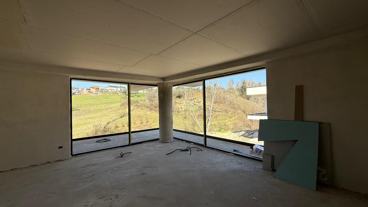 Elegant Villa for Sale – Farkë, Lisi i Artë ✨
