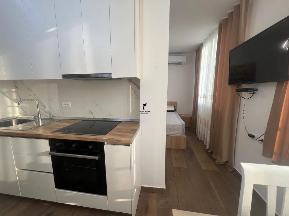 Tirane, affitto monolocale 1+1 Piano 8, 35 m² 600 € (BLLOK)