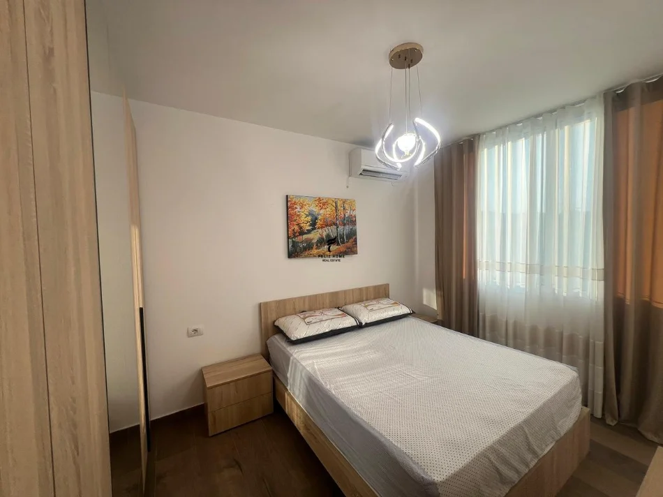Tirane, affitto monolocale 1+1 Piano 8, 35 m² 600 € (BLLOK)