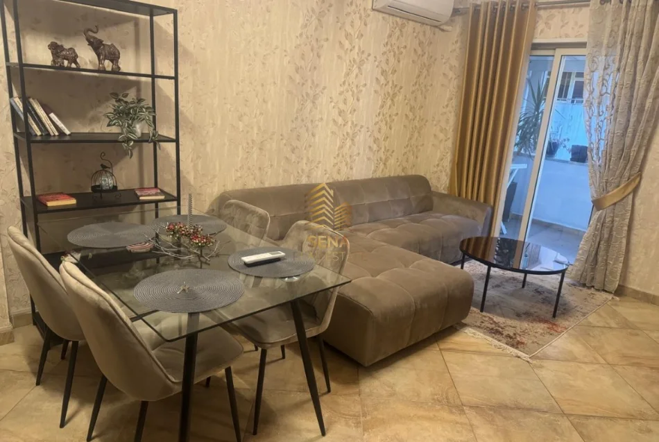 Tirane, Apartment for Rent 1+1+Balcony, 7th Floor, 75 m², 550 € (Rruga e Barrikadave)