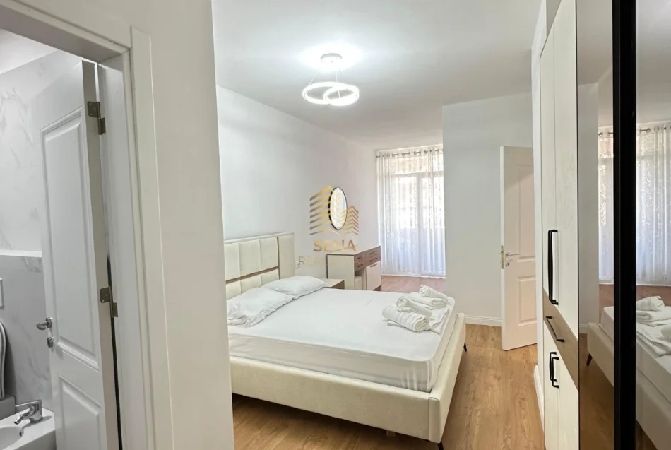 Tirana, 2+1 Apartment for Rent, Balcony, 1st Floor, 108 m², €700 (Rruga e Dibres)