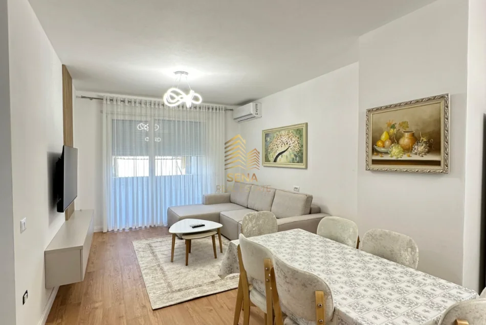 Tirana, 2+1 Apartment for Rent, Balcony, 1st Floor, 108 m², €700 (Rruga e Dibres)