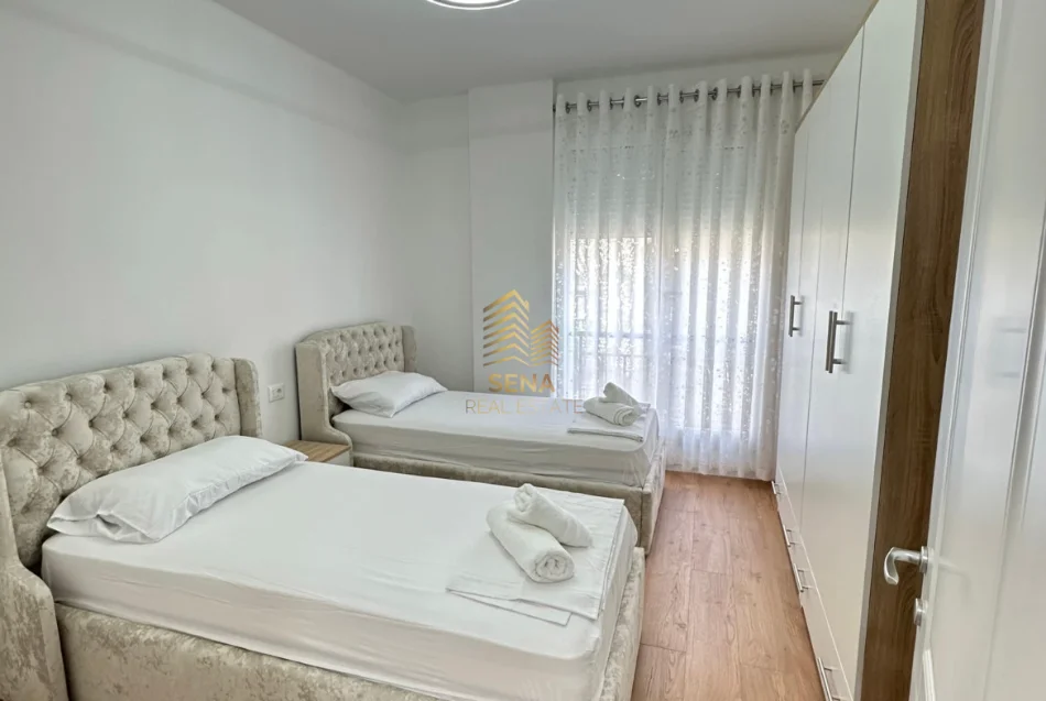 Tirana, 2+1 Apartment for Rent, Balcony, 1st Floor, 108 m², €700 (Rruga e Dibres)