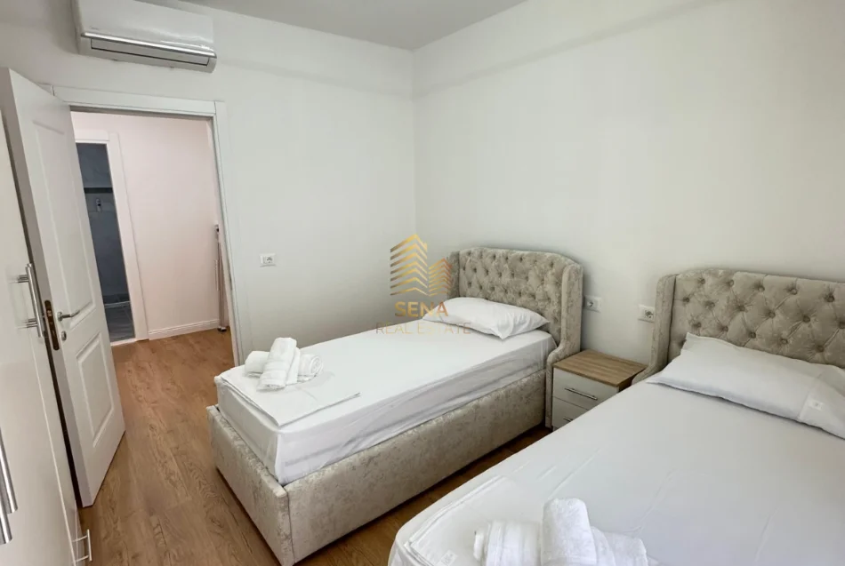 Tirana, 2+1 Apartment for Rent, Balcony, 1st Floor, 108 m², €700 (Rruga e Dibres)