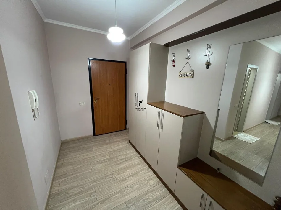 Tirane, affitto mensile appartamento 2+1, 106 m² 550 € (ASTIR)
