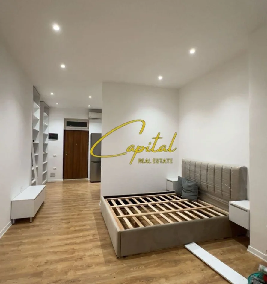 Tirane, affitto monolocale 1+1 Piano 1, 50 m² 650 € (VIA DELLE BARRICATE)