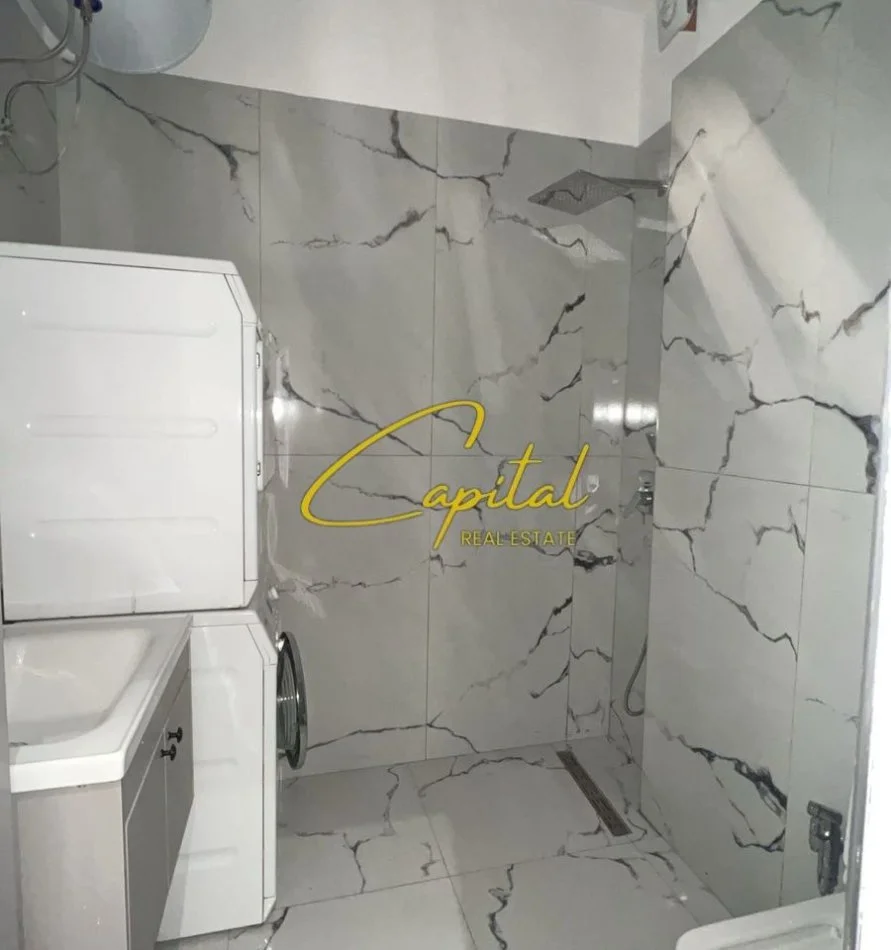 Tirane, affitto monolocale 1+1 Piano 1, 50 m² 650 € (VIA DELLE BARRICATE)