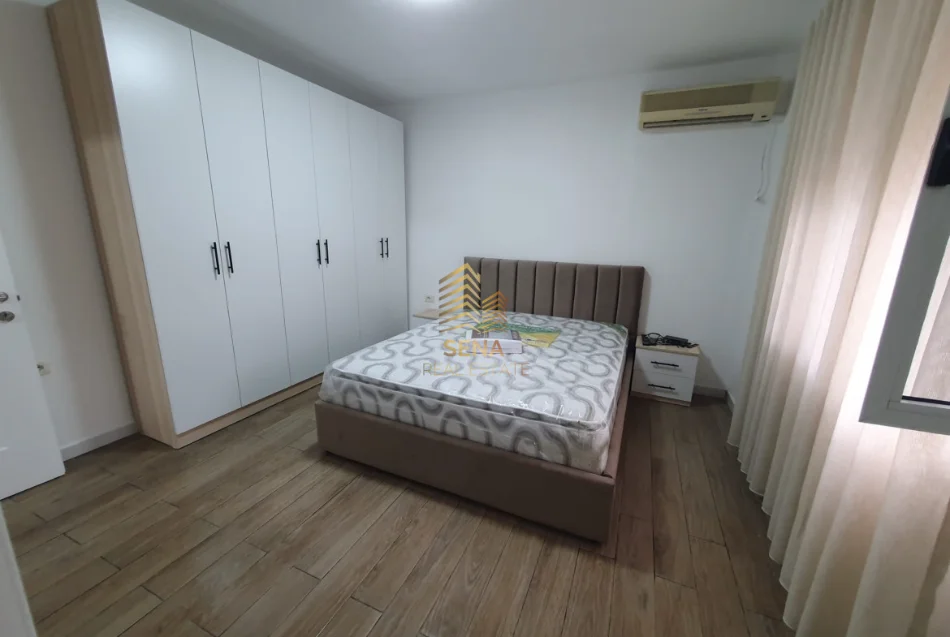 Tirana, Studio for Rent 1+1 Floor 4, 40 m² 450 € (21 Dhjetori)