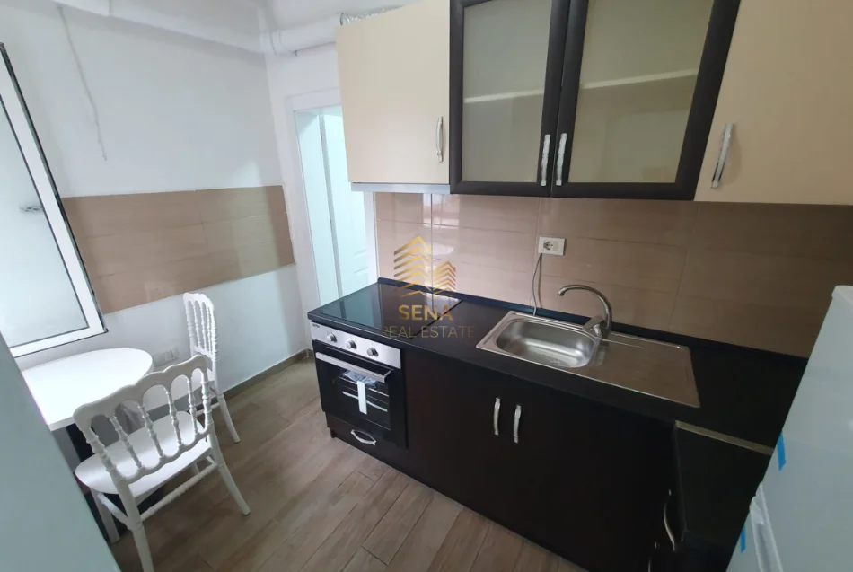 Tirana, Studio for Rent 1+1 Floor 4, 40 m² 450 € (21 Dhjetori)