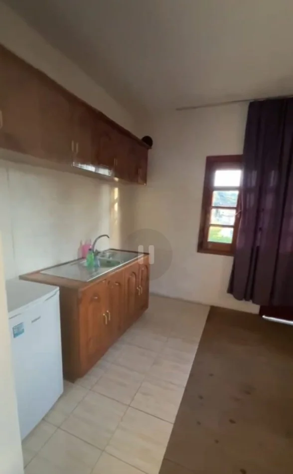 Tirane, affitto appartamento 2+1 Piano 2, 101 m² 500 € (Qyteti Studenti)