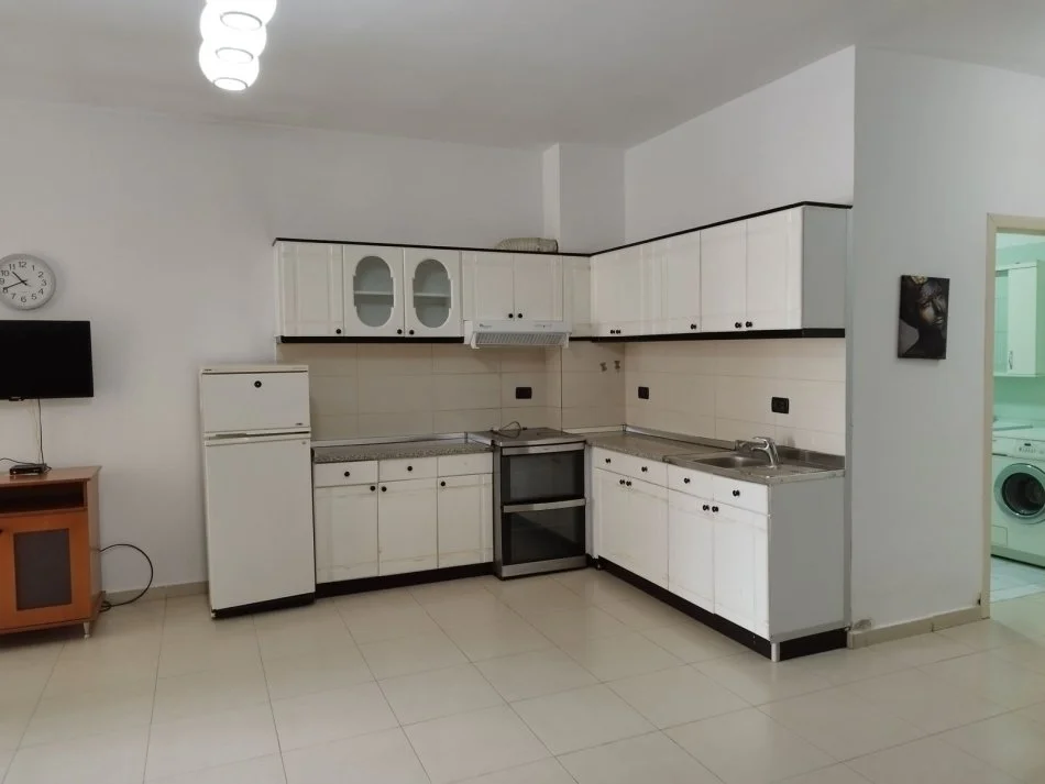 Tirane, Apartment for Rent 2+1+Balcony, 8th Floor, 74 m², €400 (Negotiable)