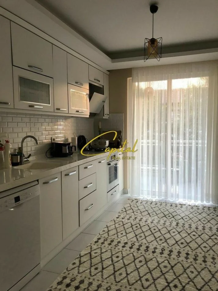 Tirana, affitto appartamento 3+1+Balcone Piano 2, 152 m² 600 € (IN VENDITA)