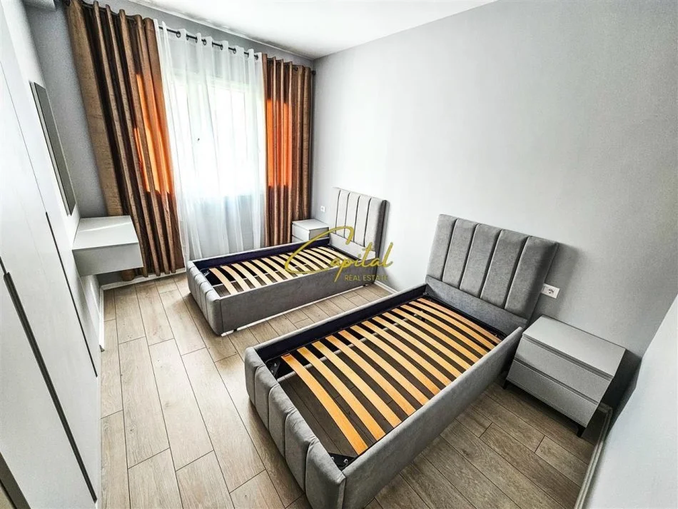 Tirane, jepet me qera apartament 2+1 Kati 3, 100 m² 900 € (ASTIR)