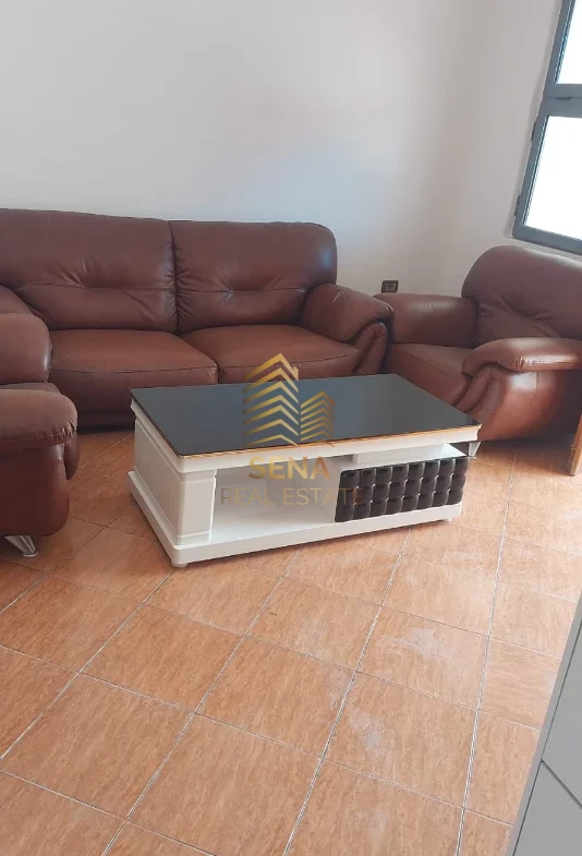 Tirane, affitto appartamento 3+1 Piano 1, 90 m² 400 € (Allias)