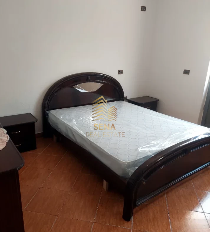 Tirane, affitto appartamento 3+1 Piano 1, 90 m² 400 € (Allias)