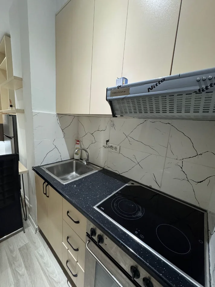 Tirane, affitto monolocale Kati 1, 40 m² 420 € (VIA BARRICATE)