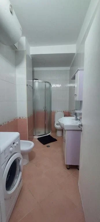 Tirana, affitto appartamento 1+1+Balcone Piano 4, 70 m² 600 € (VIA DIBRES)