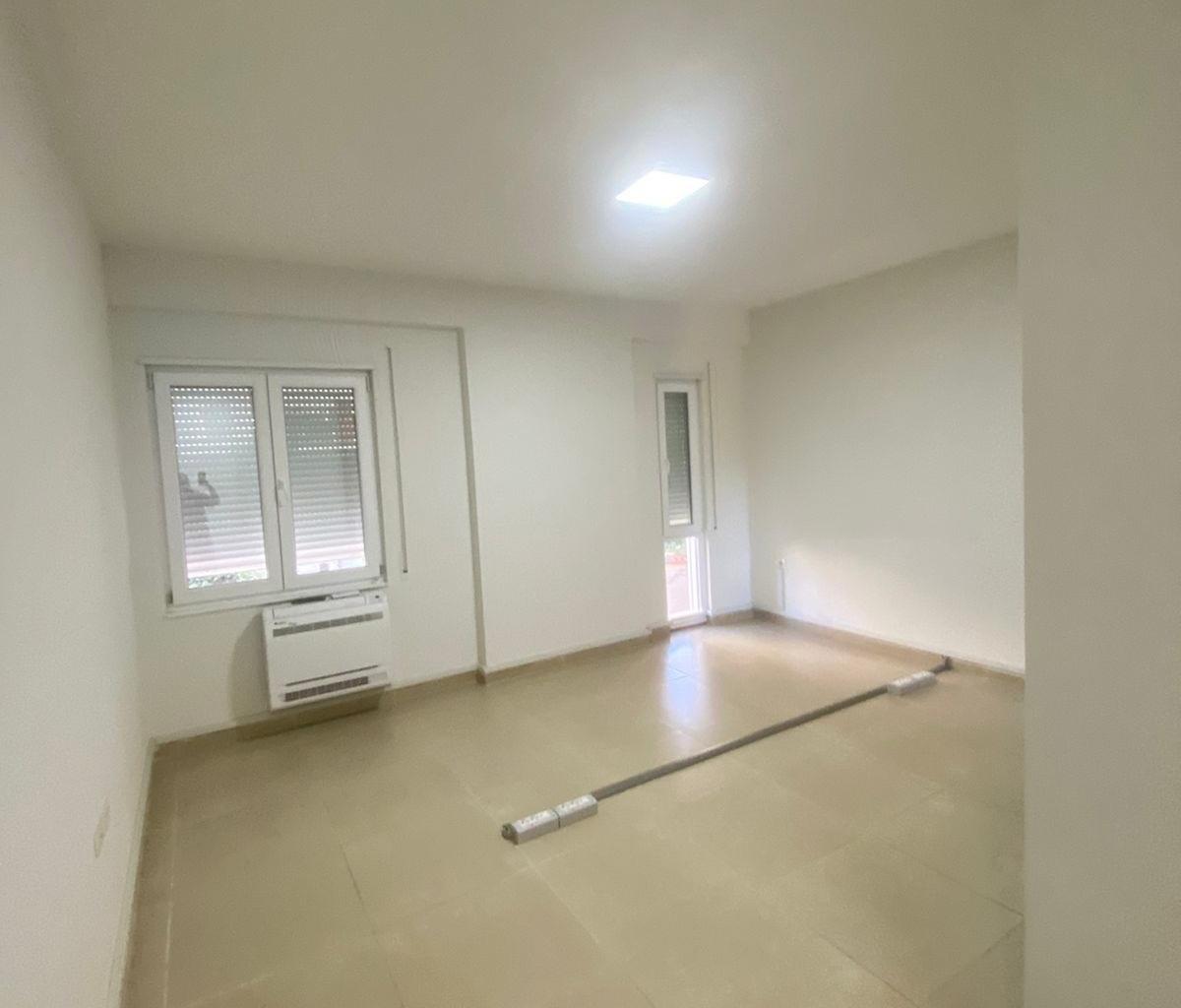 📌 Affitto ufficio 2+1 – Via dei Kosovari
