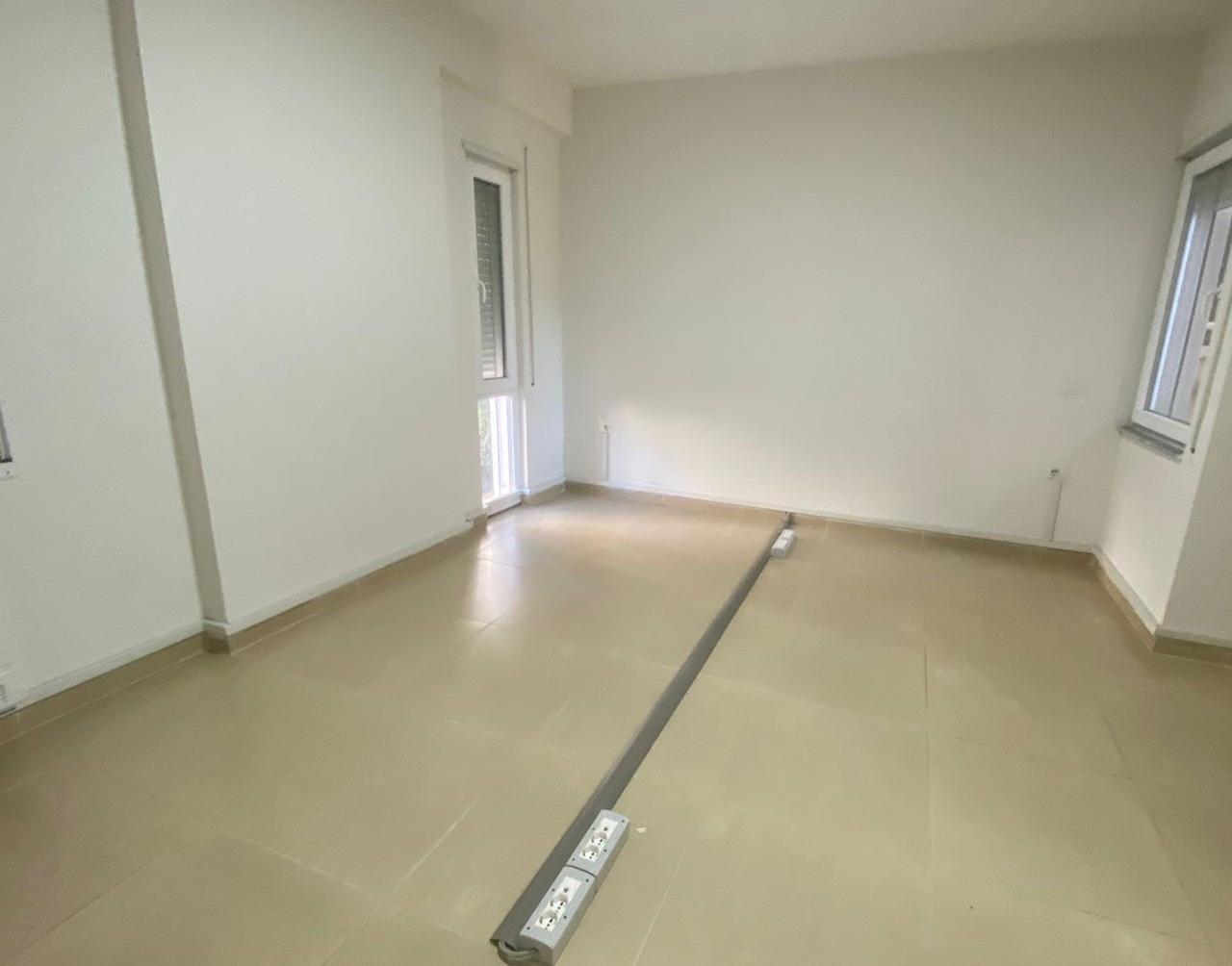 📌 Affitto ufficio 2+1 – Via dei Kosovari