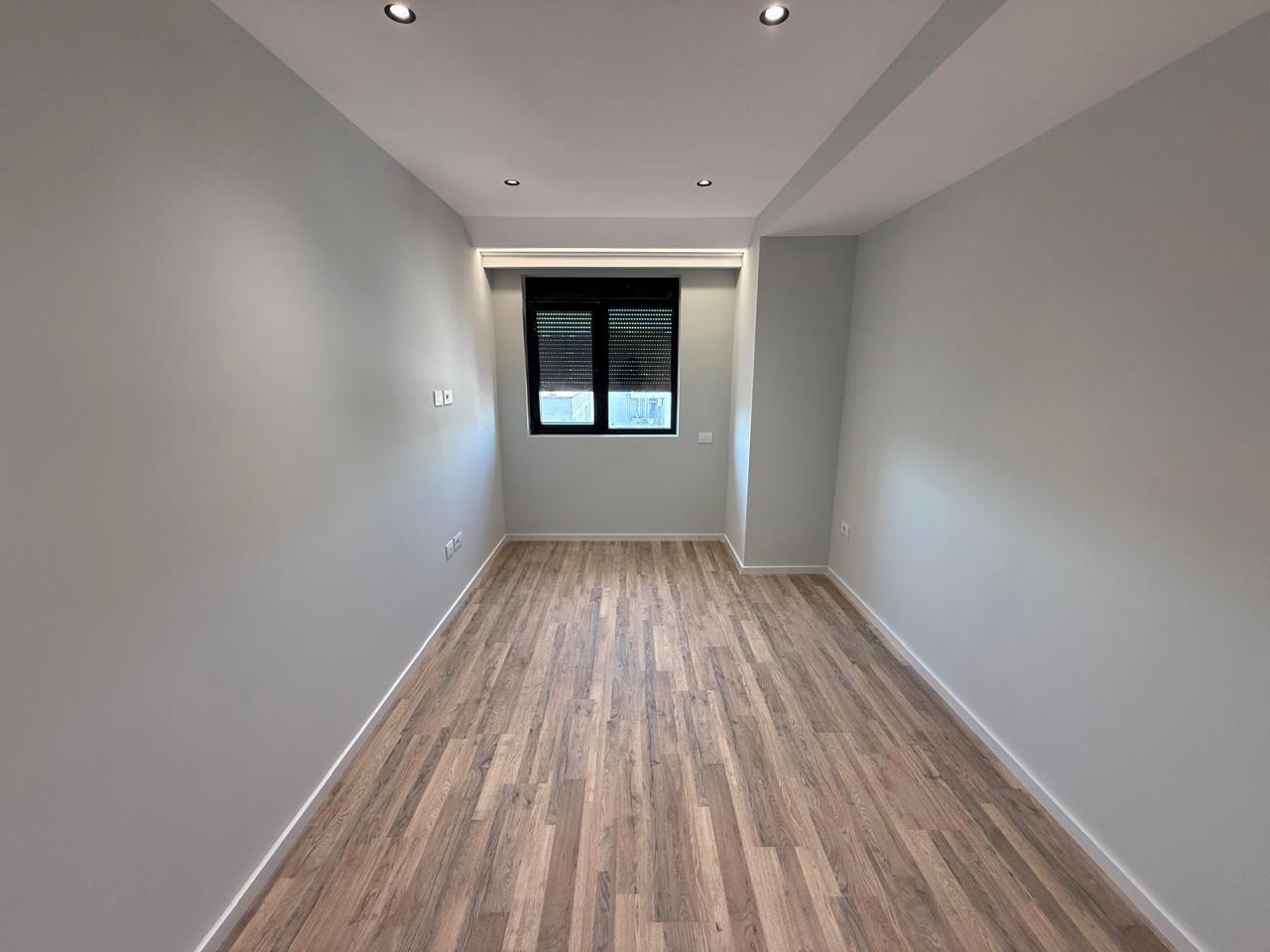 🏢✨ Ambient Zyre me Qira – Urban Gate, Astir ✨🏢