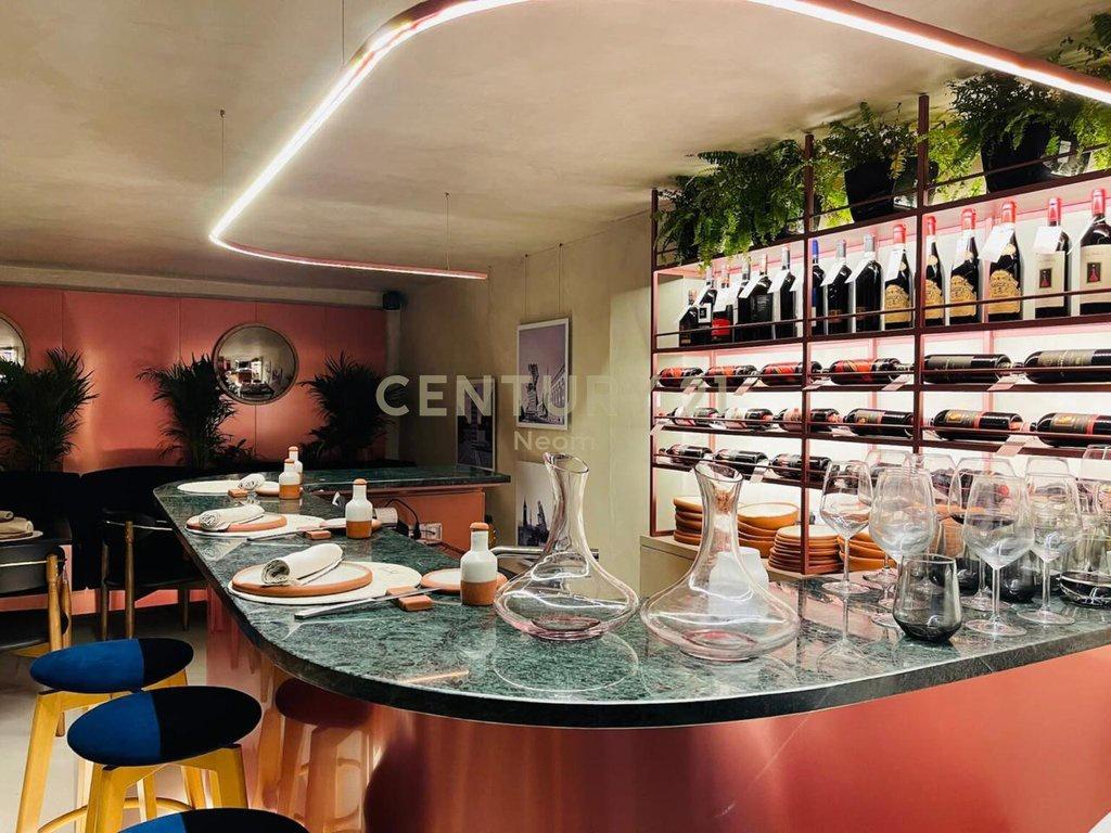 FOR RENT, MODERN BAR-RESTAURANT WITH VERANDA, NEAR THE CENTER
