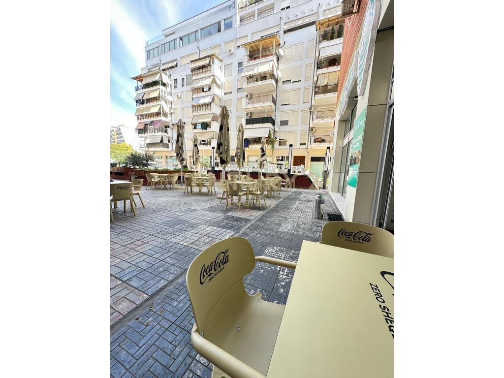 DELJORGJI, BUSINESS GELATERIA IN AFFITTO