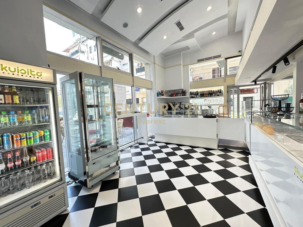 DELJORGJI, BUSINESS GELATERIA IN AFFITTO