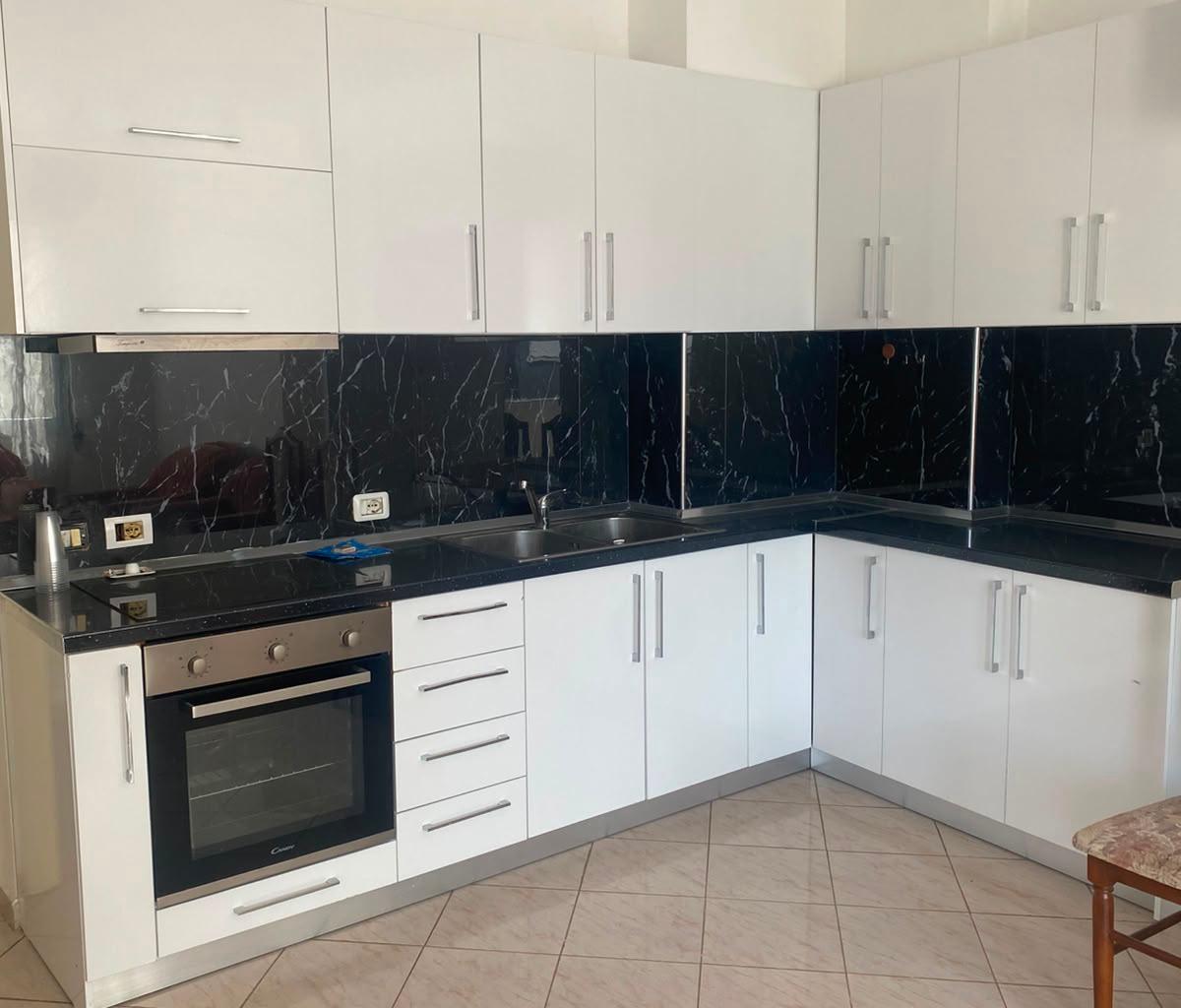 For Sale: 2+1 Apartment – Pallatet Çabej, Misto Mame