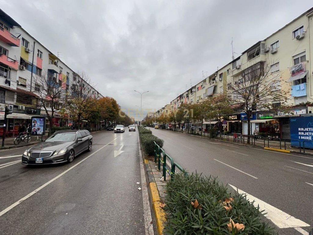 Appartamento 2+1 in Vendita in 21 Dhjetori, Via Muhamet Gjoll