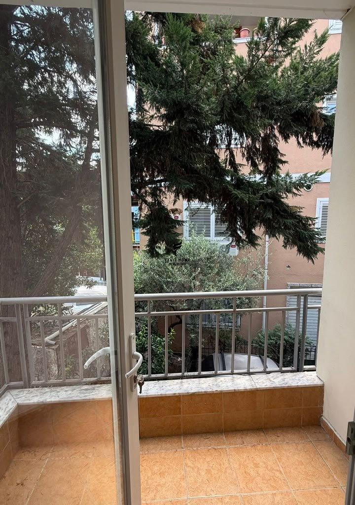 APARTMENT FOR RENT 1+1 BRRYL 50,000 LEKE FH-83092