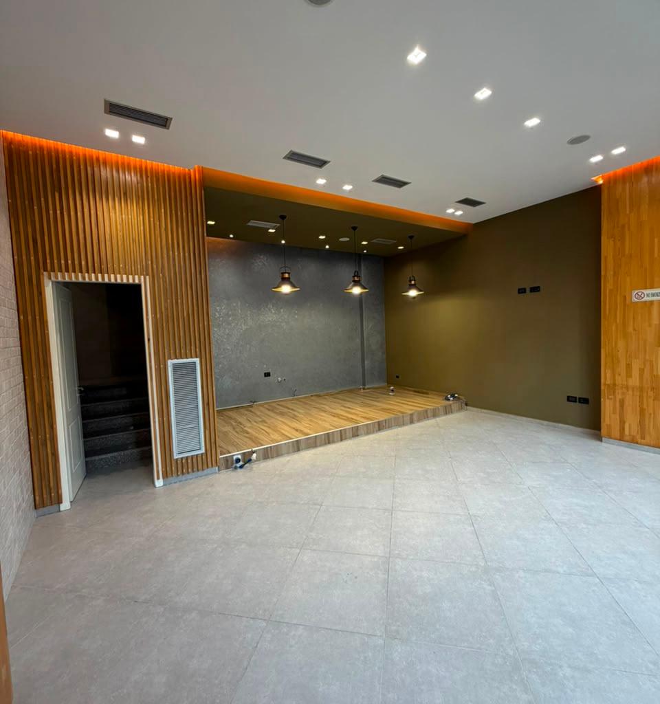 Commercial Space for Sale in Astir