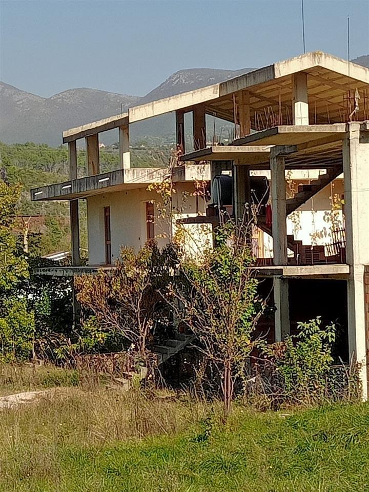 House for Sale in Ibë!