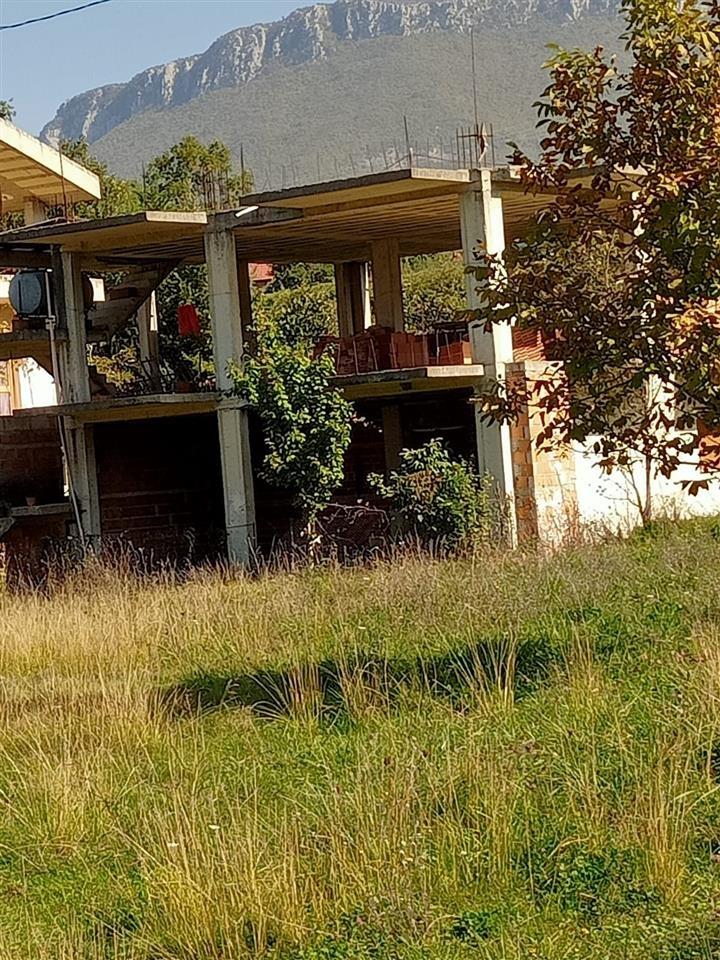 House for Sale in Ibë!