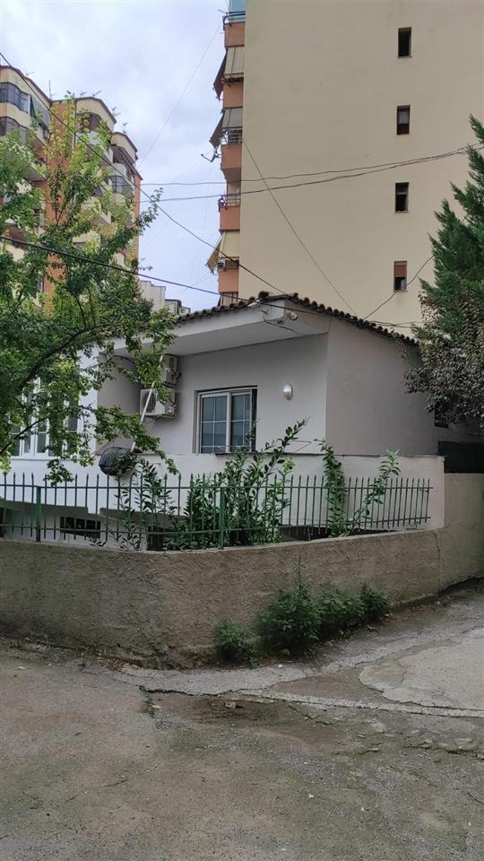 Vendesi Casa Duplex presso il Comune di Parisit