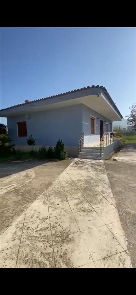 (LI) 🟢 VENDESI CASA, HELMES - PEZË!