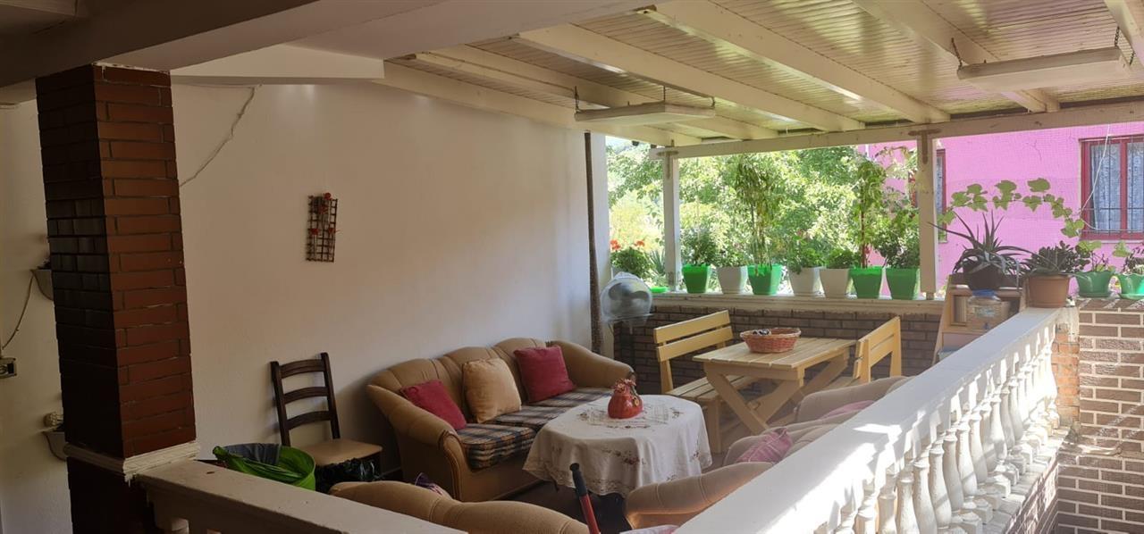 🟢 VENDESI CASA + AMBIENTE COMMERCIALE, IBË E SOPRAVVISSIMA!