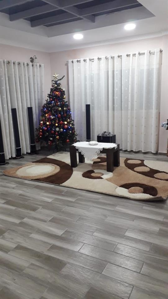 For Sale: House, R. Petro Cani!