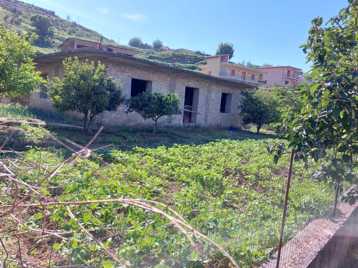 🟢 Vendesi Casa + Terreno 500m², Orikum!