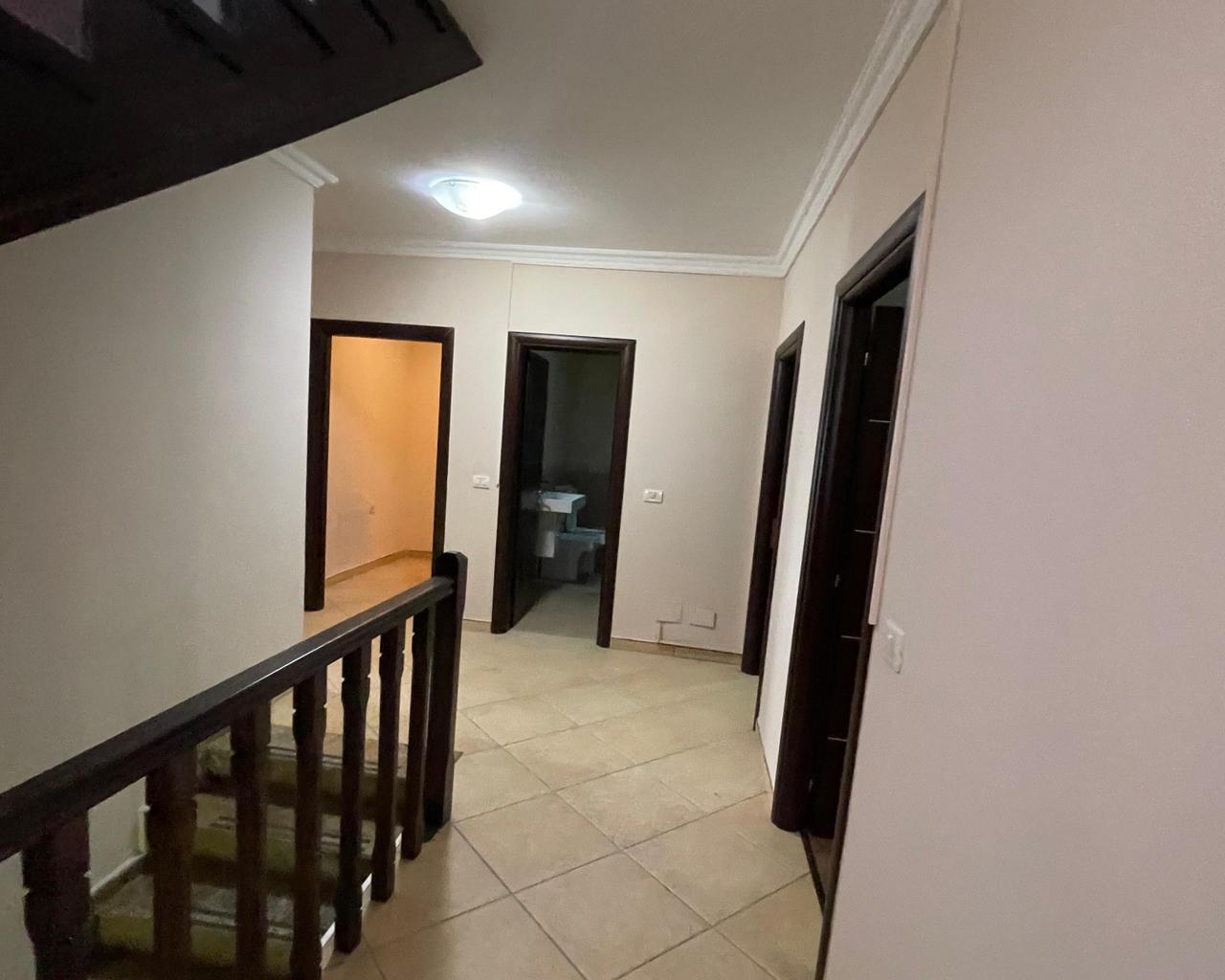 🏡✨ VENDESI VILLA A QUATTRO PIANI CON PISCINA – AKACIA HILLS, PRÈ TEG